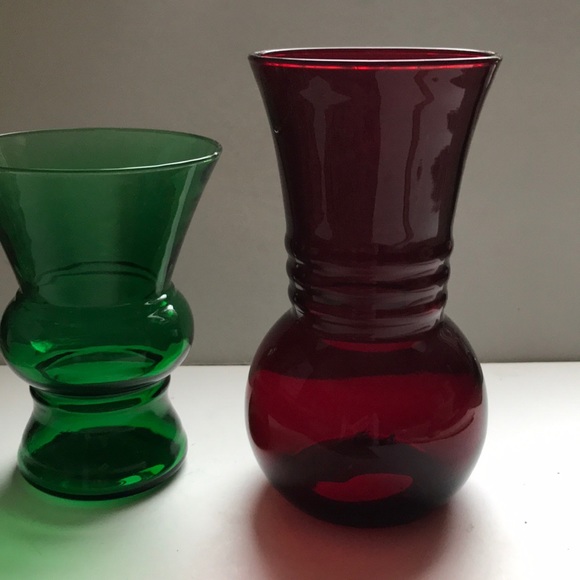 Vintage Ruby red and Emerald green glass vase - Picture 2 of 11